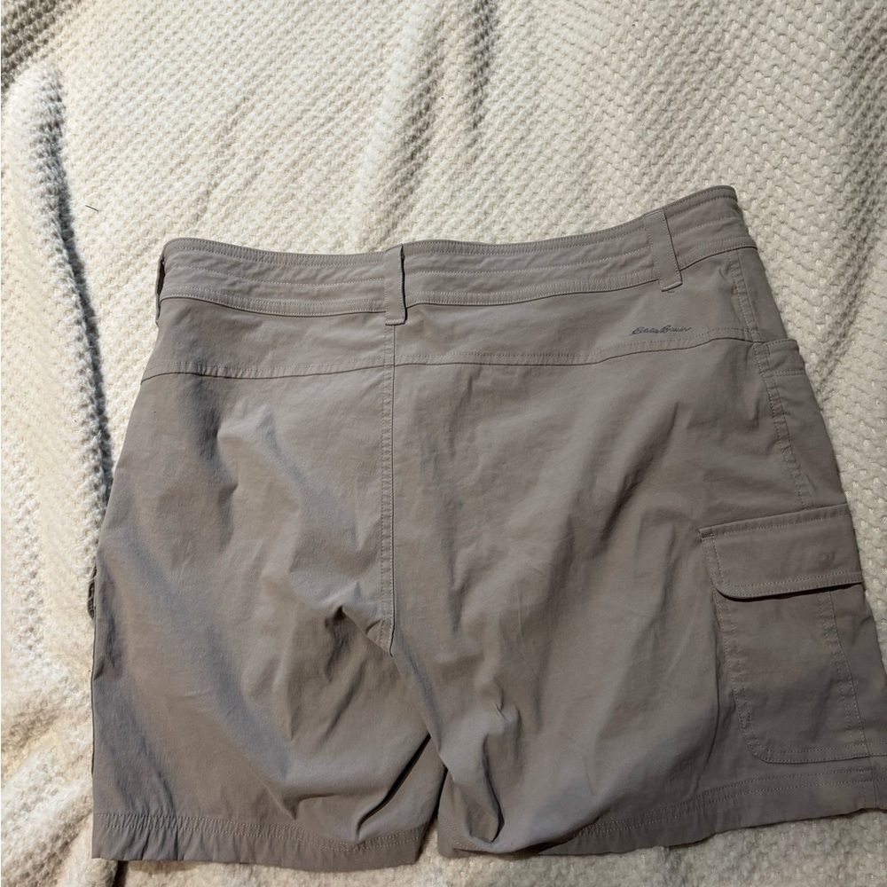 Eddie Bauer Light Taupe Cargo Bermuda Shorts - Summer, hiking, cruise, casual - Picture 4 of 7